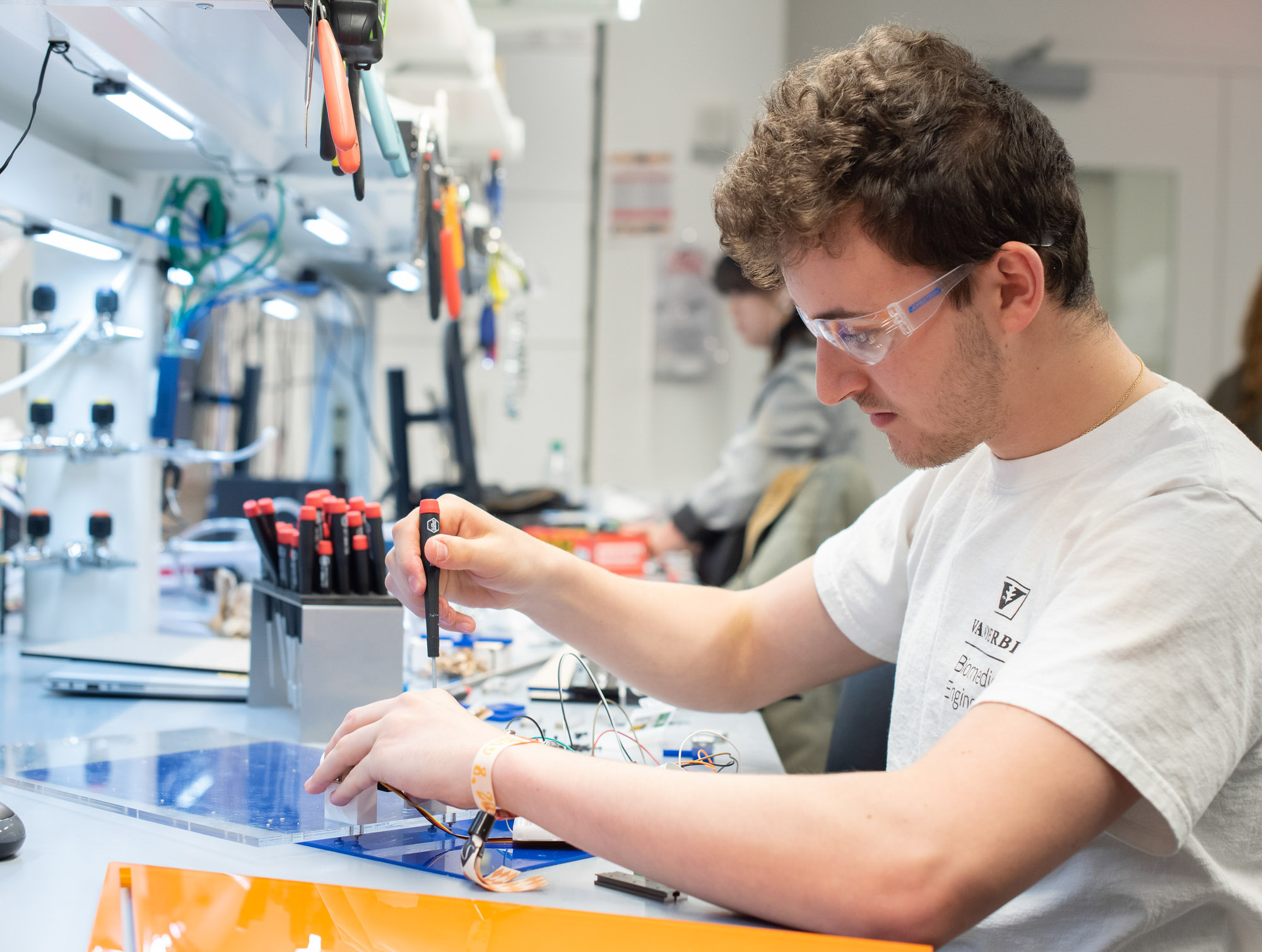 A student conducts an experiment in the BME student design lab