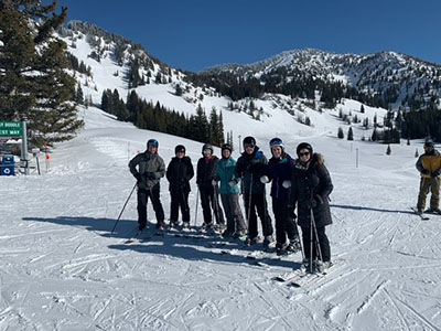 Putnam Lab enjoying the slopes during a Utah drug delivery conference (Feb 2020). 
